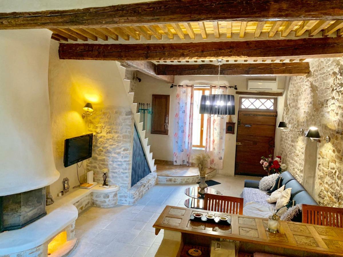Holiday home Authentique Bijou Coeur D'orange A 2 Pas Du Theatre Antique! *