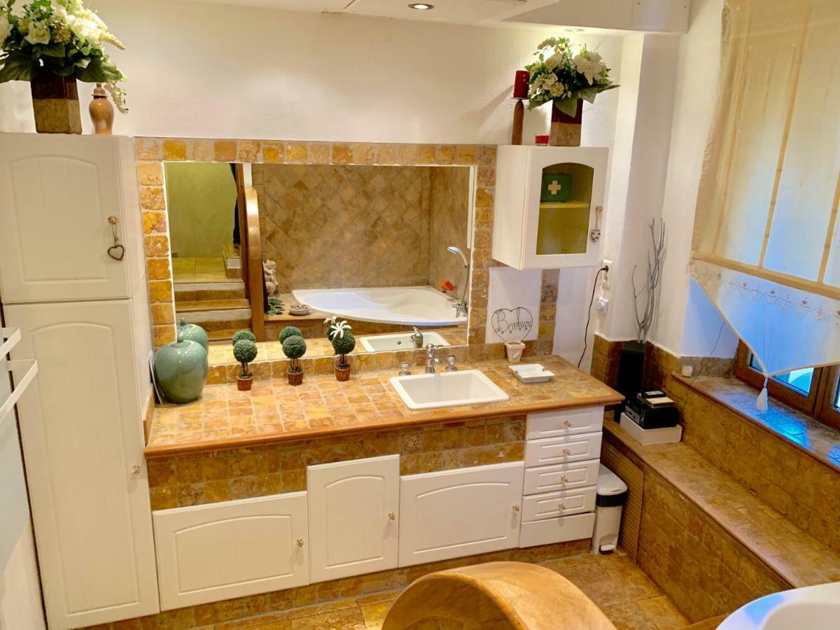 Holiday home Authentique Bijou Coeur D'orange A 2 Pas Du Theatre Antique! *